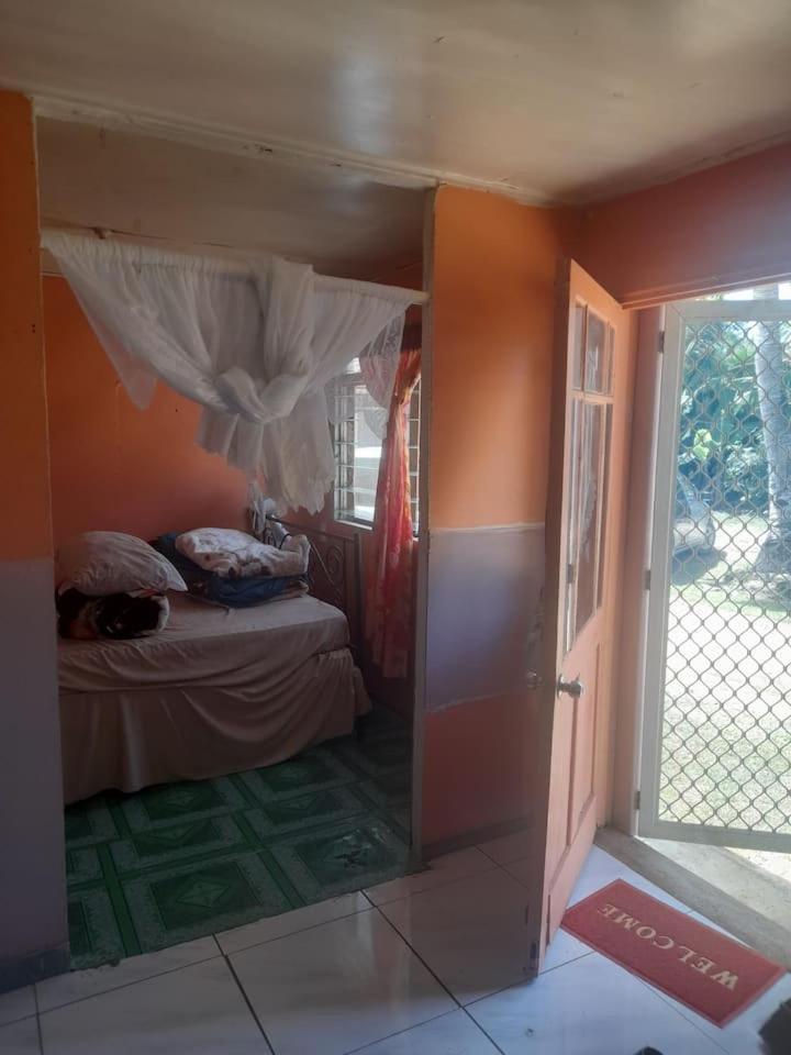 Kapeta Cabin Nuku'alofa Esterno foto