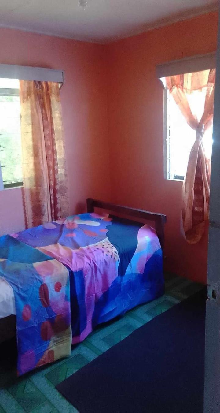 Kapeta Cabin Nuku'alofa Esterno foto