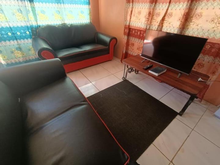 Kapeta Cabin Nuku'alofa Esterno foto