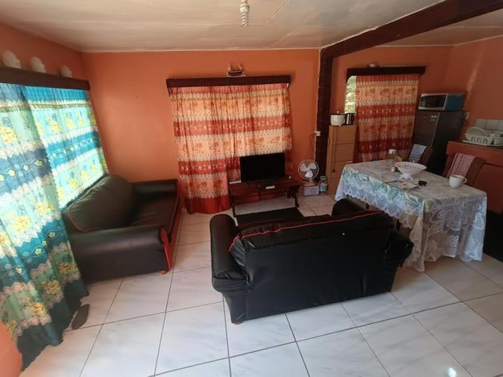 Kapeta Cabin Nuku'alofa Esterno foto