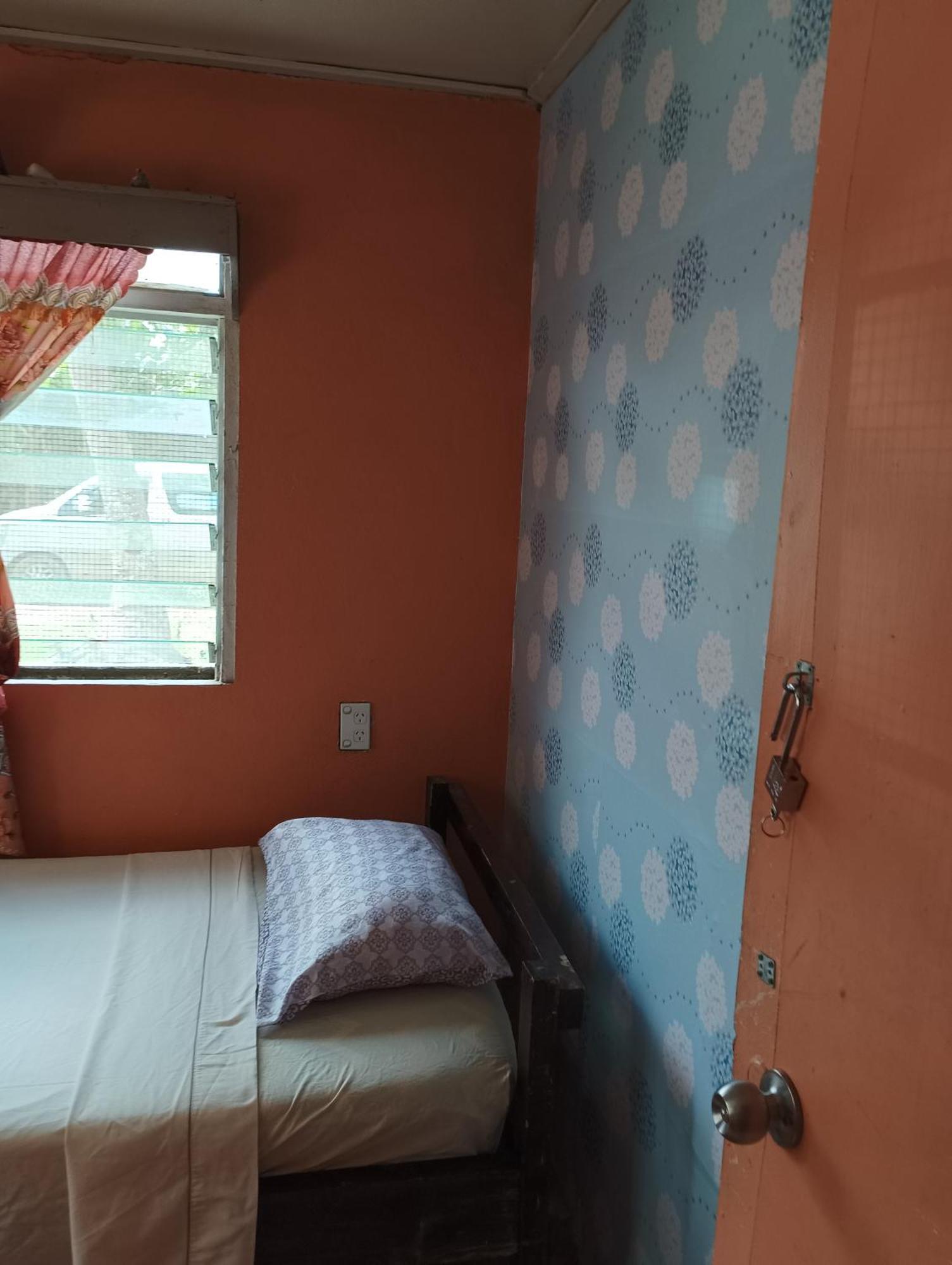 Kapeta Cabin Nuku'alofa Esterno foto