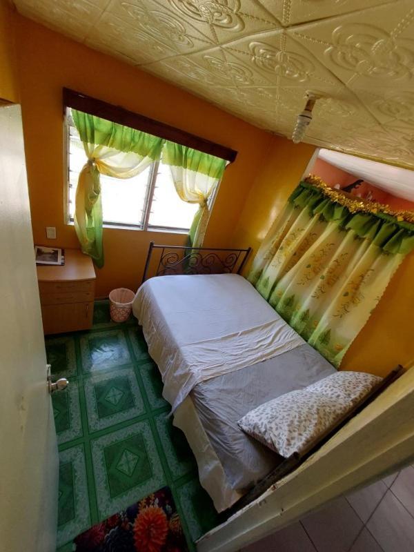 Kapeta Cabin Nuku'alofa Esterno foto